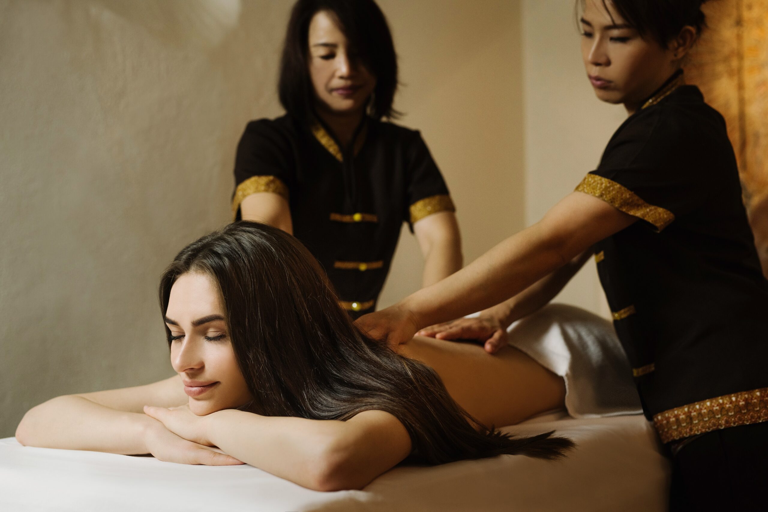 Four Hands Massage