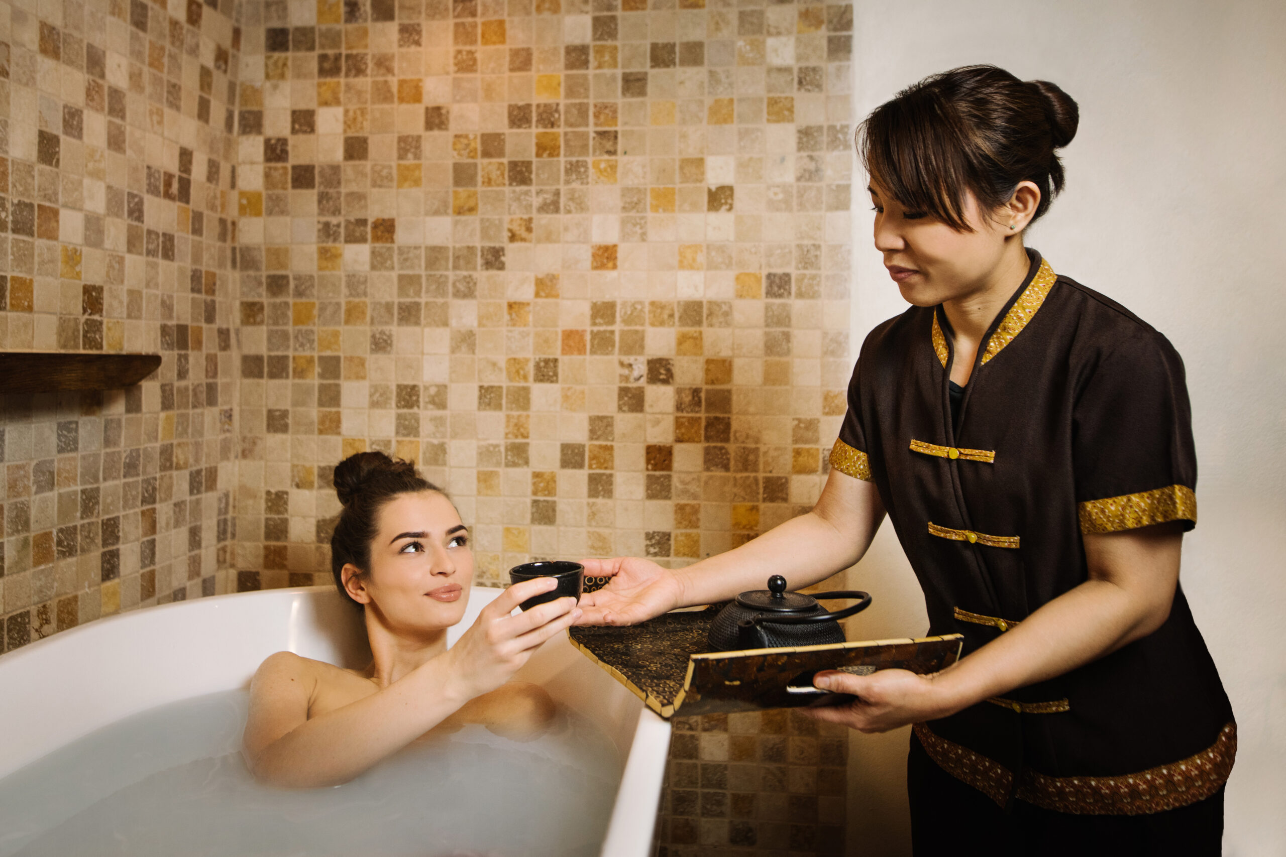 Invigorating Sea Salt Bath